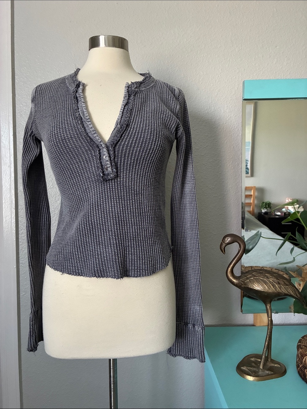 Free People Gray Waffle Knit V-Neck Long-Sleeve Henley Top Small Raw Edge Trim